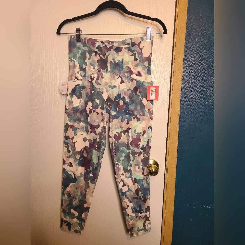 368 NWT SPANX Green and Blue Leggings with Artistic Design